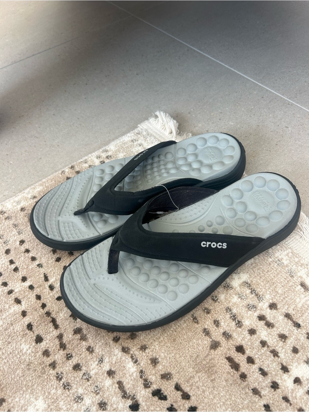 CROCS Women’s/Unisex Black and Light Gray Flip Sandals❤️8 - Picture 7 of 9